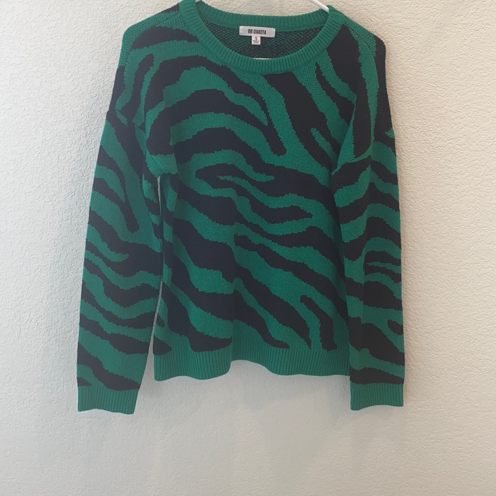 Size SM BB Dakota Sweater